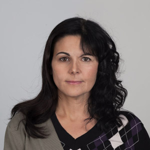<span>Fille / Mère: Geneviève, 33 ans & Marie-Andrée, 55 ans</span><i>+</i>