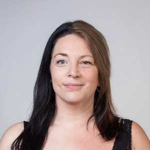 <span>Fille / Mère: Judith, 25 ans & Suzanne, 51 ans</span><i>+</i>