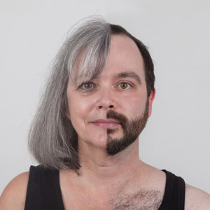 <span>Mère / Fils: Ginette, 61 ans & Mathieu, 30 ans</span><i>+</i>