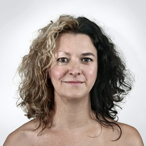 <span>Mère / Fille: Julie, 61 ans & Isabelle, 32 ans</span><i>+</i>