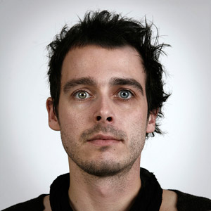 <span>Frères: Christophe, 30 ans & Ulric, 29 ans</span><i>+</i>