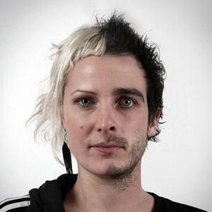 <span>Cousine / Cousin: Justine, 29 ans & Ulric, 29 ans</span><i>+</i>