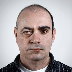 <span>Père / Fils: Laval, 56 ans & Vincent, 29 ans</span><i>+</i>
